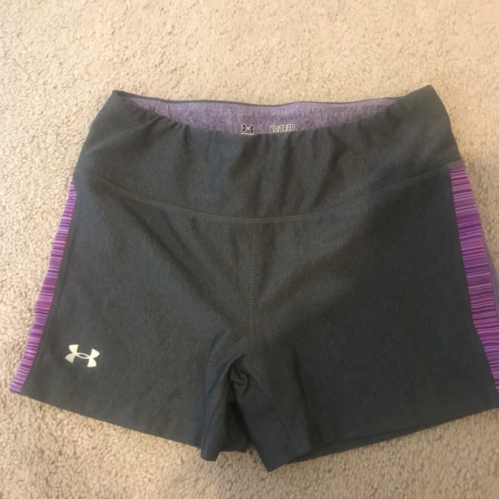 ✨Under armor spandex shorts✨
